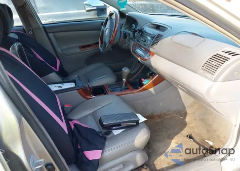 2003 Toyota Camry Xle z USA, uszkodzony, nr VIN 4T1BE32K53U762615